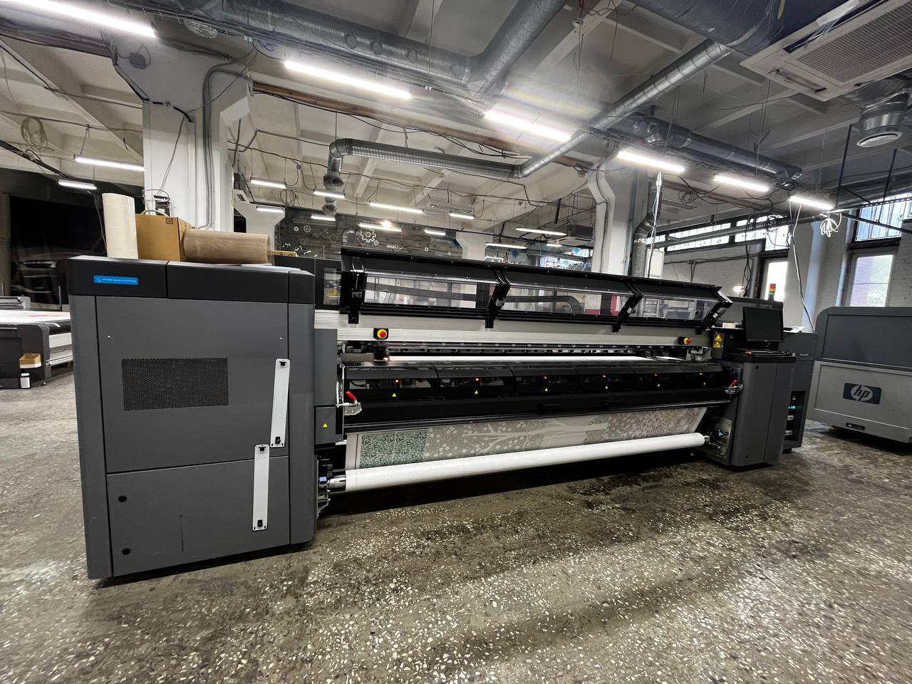 Широкоформатный принтер HP Latex 3200